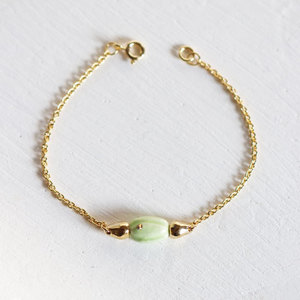 Pale green point bracelet