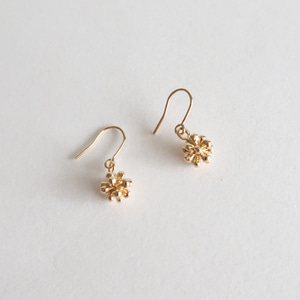 Ornament earring [silver/gold]