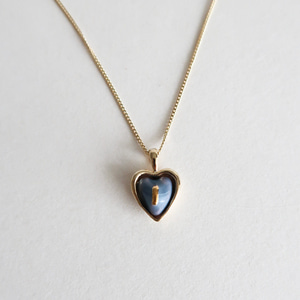 Gold heart necklace [DOL magic hour]