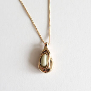 Pear necklace [DOL pear]