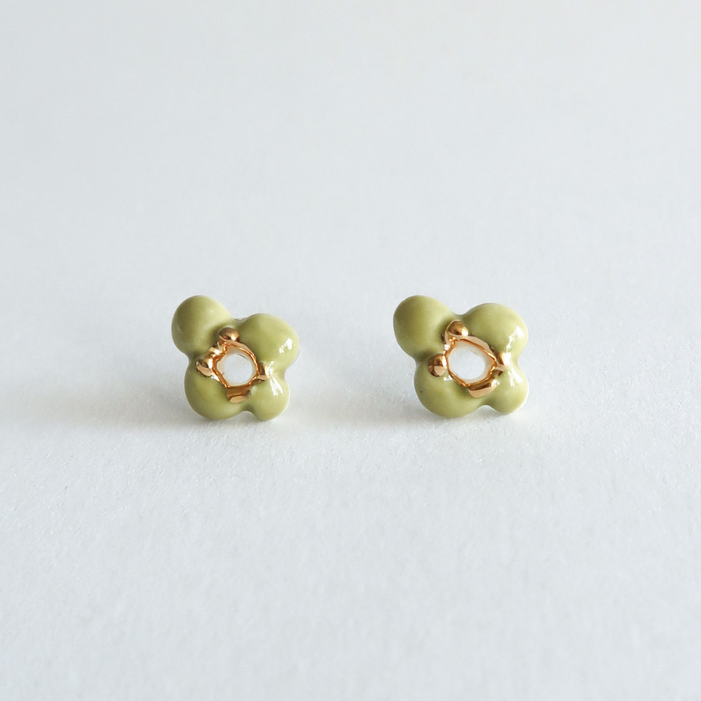 Round flower earring [olive]