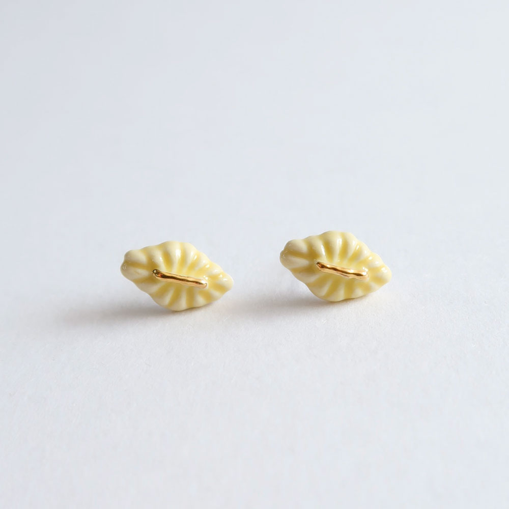 Diamond flower earring [yellow]